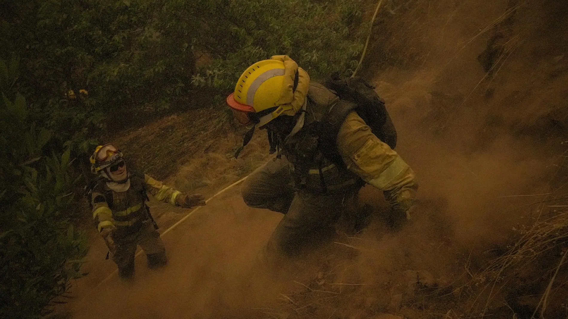 MADRID.-Los bomberos forestales pueden beneficiarse desde hoy de coeficientes reductores para jubilarse a los 60 años