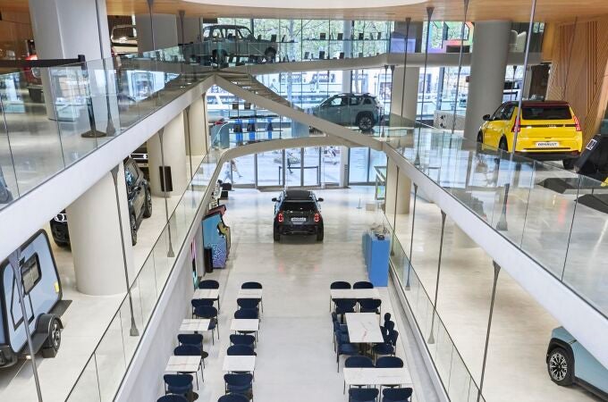 Renault vuelve a sorprender en los Campos Elíseos