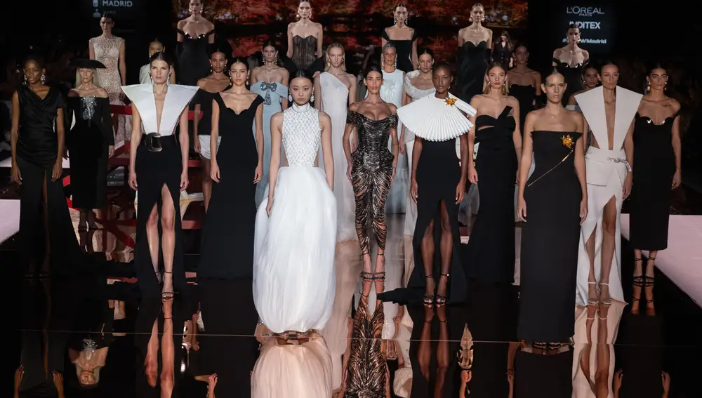 Desfile de Isabel Sanchís en la MBFW-Madrid
