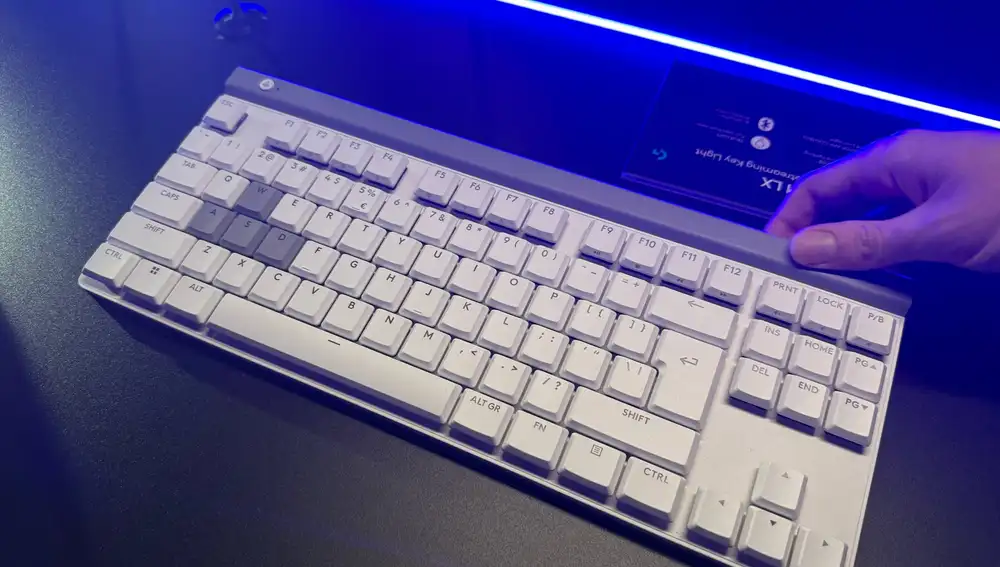 El G515 RAPID TKL en blanco