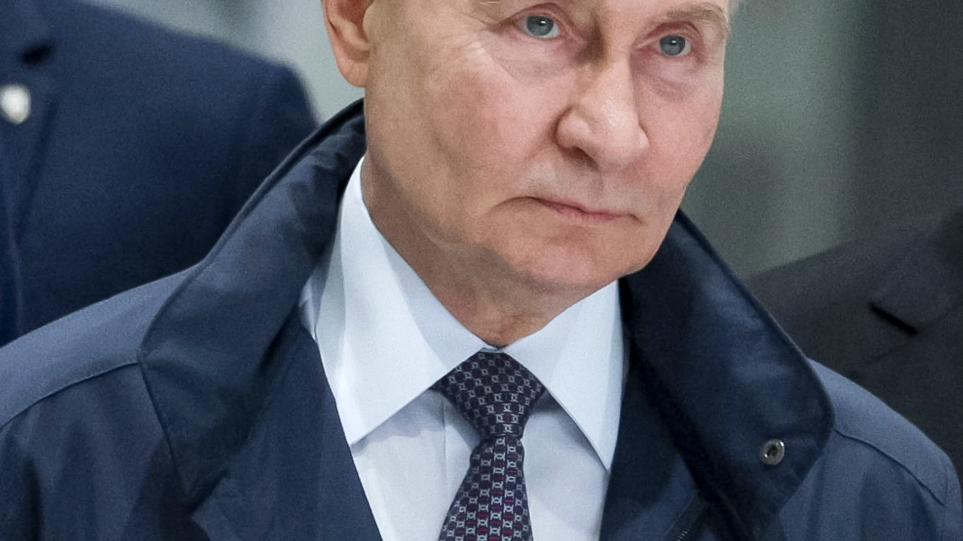 Perm (Russian Federation), 19/09/2025.- Russian President Vladimir Putin tours the exhibition of weapons and military equipment as he visits the Motovilikha Plants defense enterprise in Perm, Russia, 19 September 2025. (Rusia) EFE/EPA/GAVRIIL GRIGOROV/SPUTNIK/KREMLIN POOL MANDATORY CREDIT