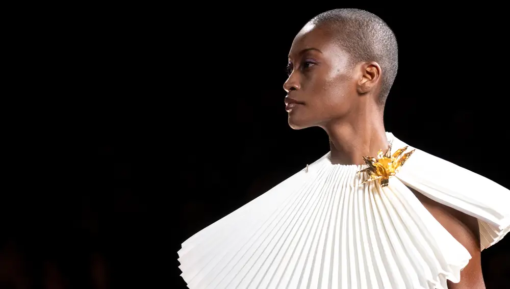 Desfile de Isabel Sanchís en la MBFW-Madrid