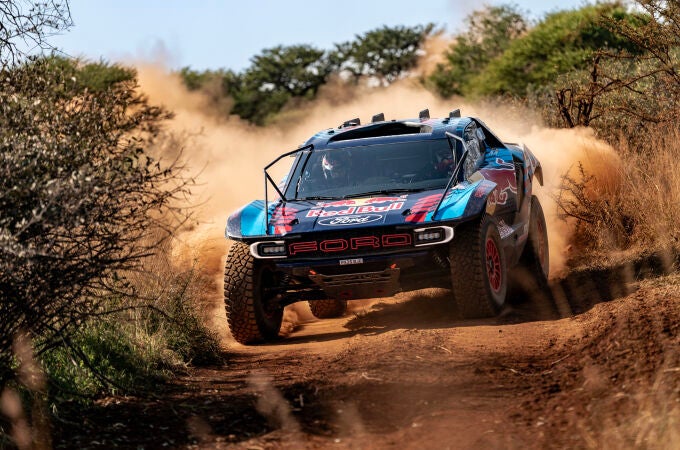 Sainz correrá la semana que viene en Portugal para preparar el Dakar