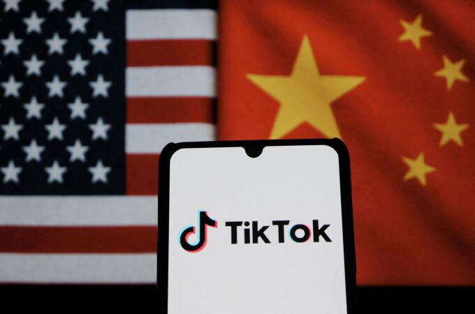 Economía.- Trump asegura que China ha dado al fin 'luz verde' a la venta de las operaciones estadounidenses de TikTok