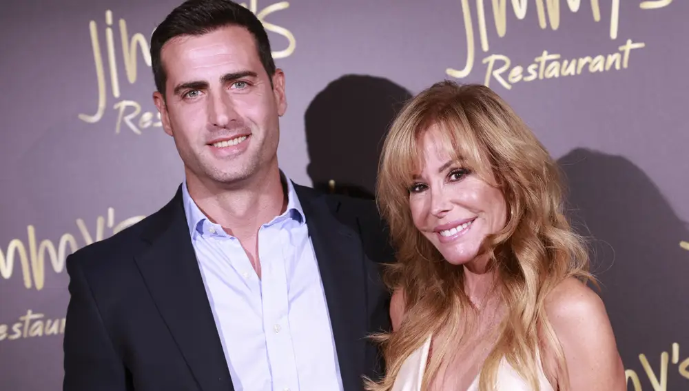 Lara Dibildos con su novio Carlos