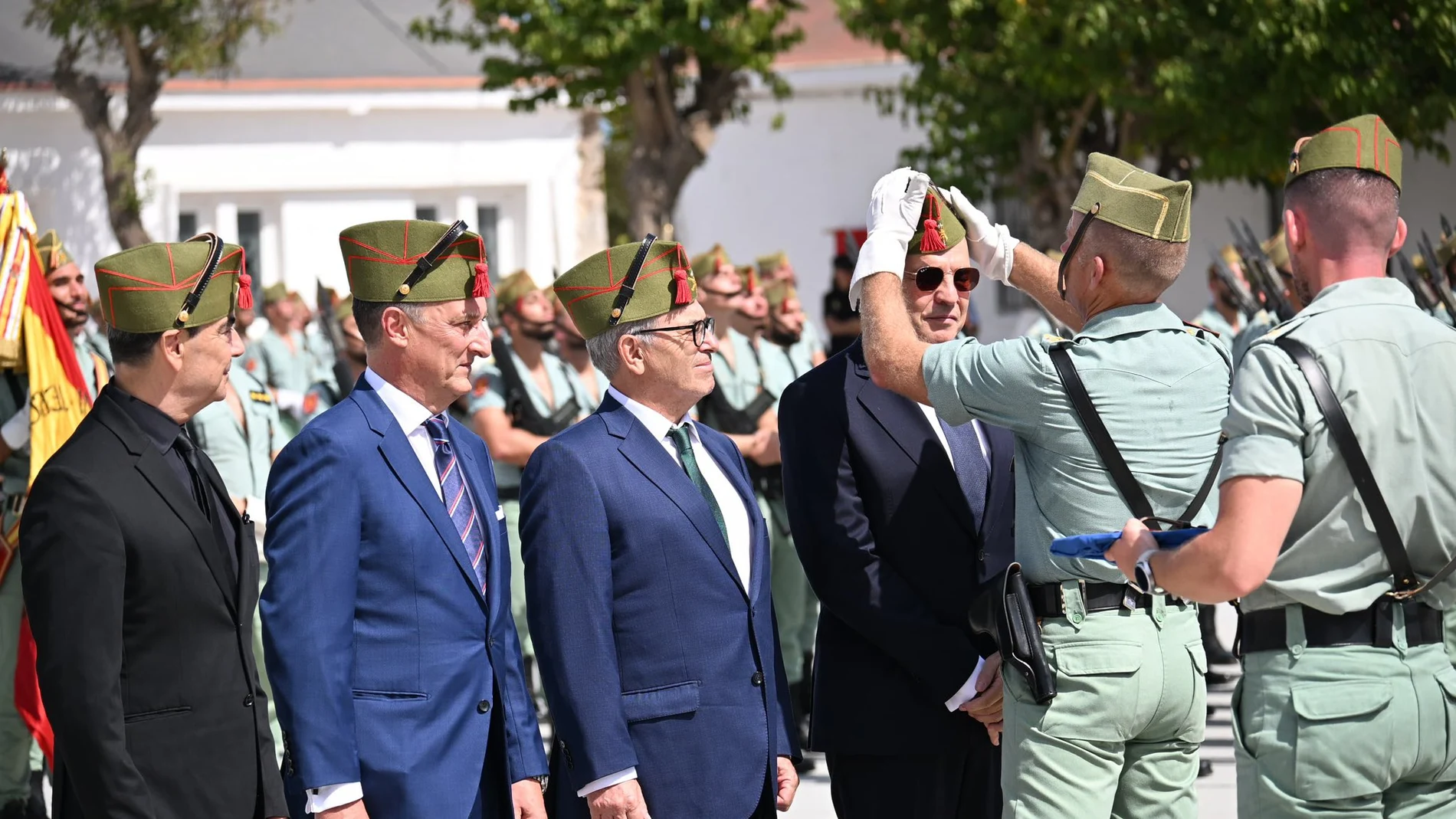 Hombres G, nombrados "Caballeros Legionarios de Honor"