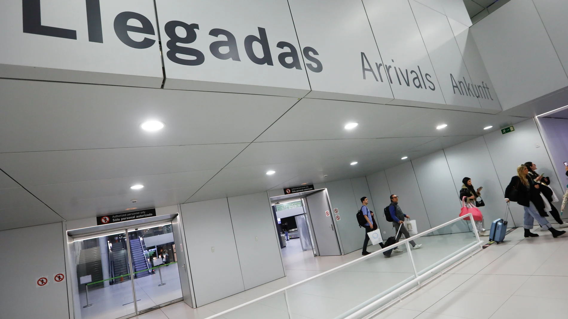 El Gobierno murciano exige al Ministerio inversiones aeroportuarias "al mismo nivel" que en el resto de aeropuertos