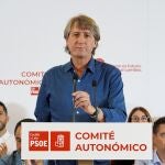 El secretario general del PSCyL, Carlos Mart&iacute;nez, interviene ante el Comit&eacute; Auton&oacute;mico del PSOE de Castilla y Le&oacute;n