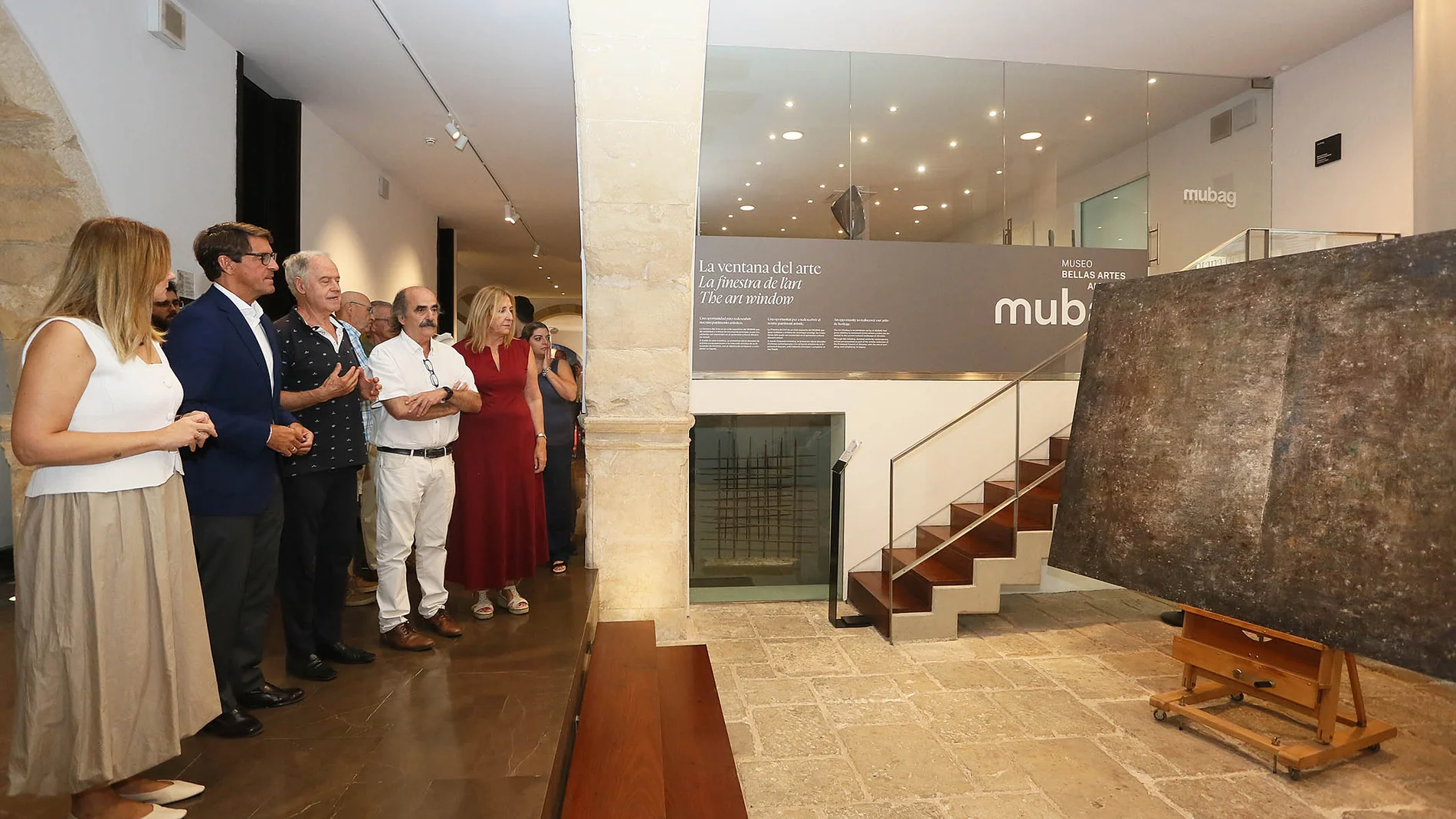Presentación de "Presencia de la luz" de Dionisio Gázquez, que ya se exhibe en "La ventana del arte" del Mubag de Alicante