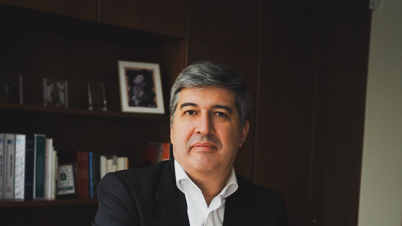 «El proyecto en solitario de Banco Sabadell genera más valor del que ofrece BBVA»