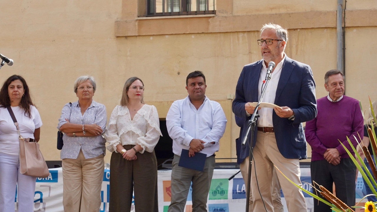 Pollán ensalza el propósito de la Asociación Rey García I en La Melonera: “la celebración de la vida, una sana cultura de la conmemoración y el amor profundo por nuestra tierra y por nuestros mayores”