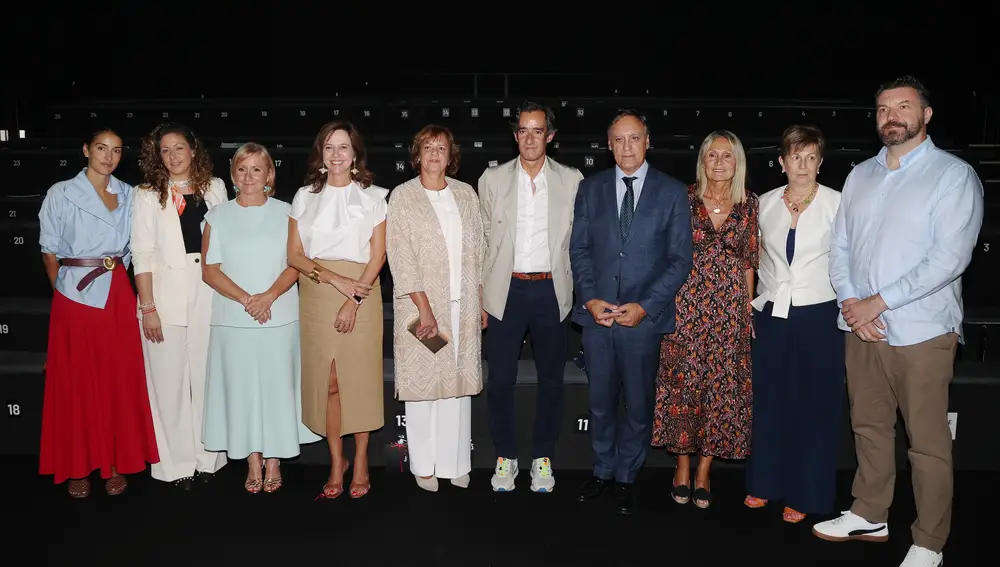 Autoridades de Castilla y León y Salamanca que han asistido al desfile de Fely Campo en la Mercedes-Benz Fashion Week