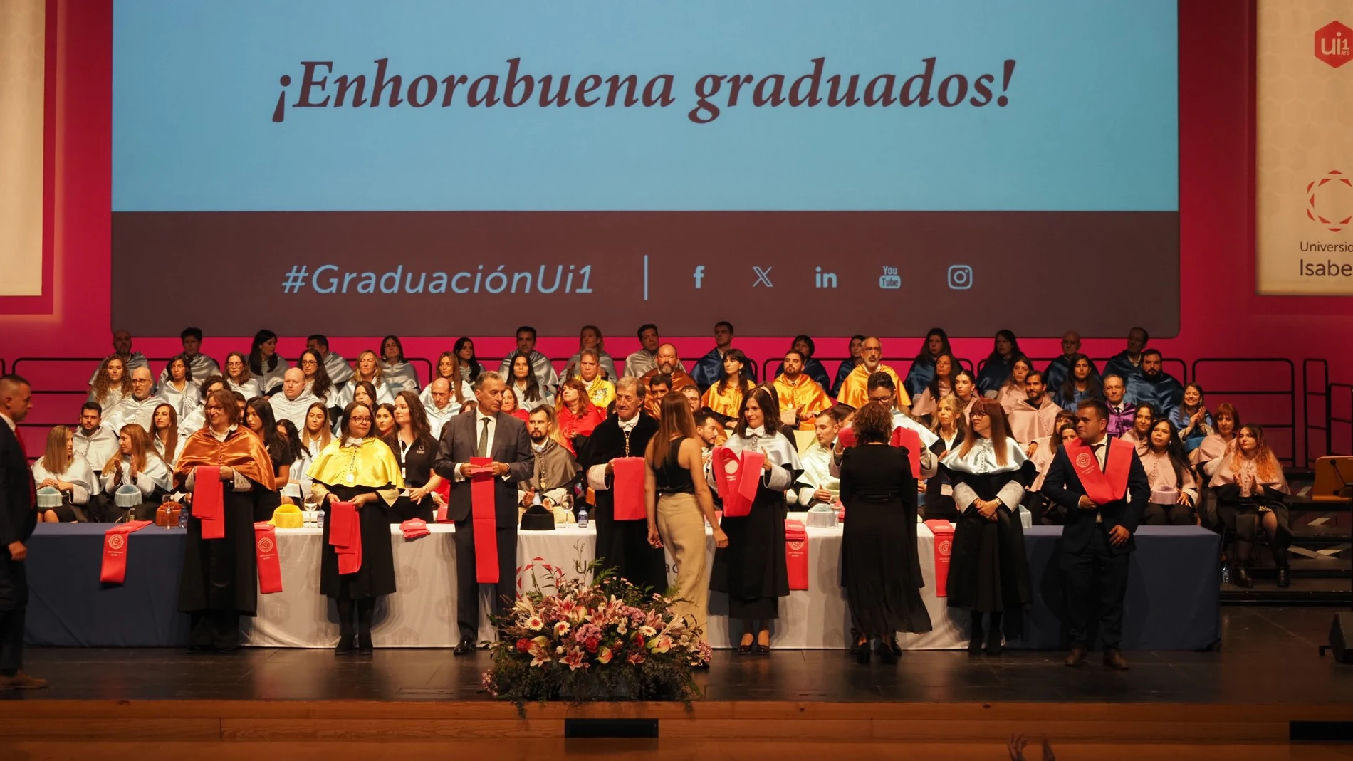 Graduados de la Promoción 2024-2025 de la Universidad Isabel I