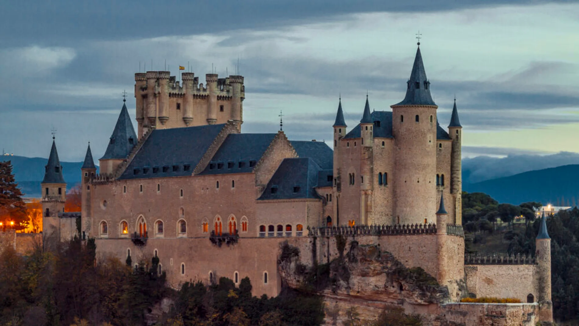 Vista nocturna del Alcázar de Segovia