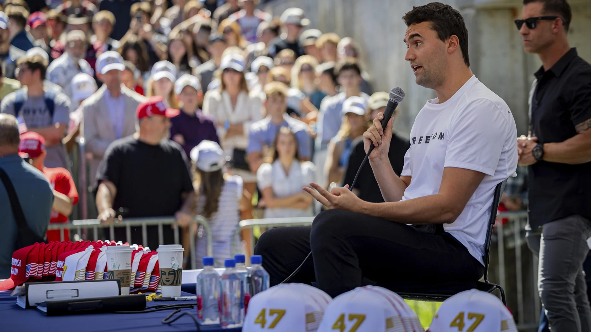 Todo lo que necesitas saber sobre el funeral de Charlie Kirk: invitados, horarios, donde verlo