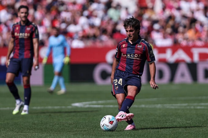 Girona FC v Levante UD - La Liga EA Sports