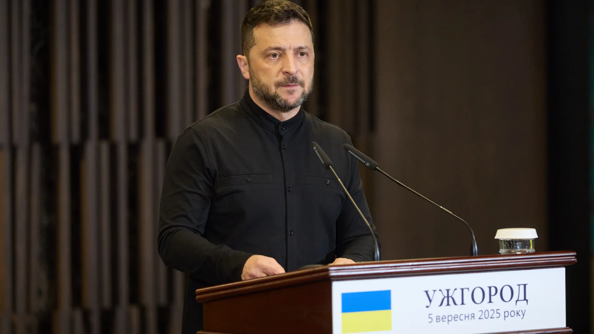 September 5, 2025, Ukraine, Ukraine, Ukraine: Ukrainian President Volodymyr Zelensky visits Zakarpattia, Ukraine, on September 5, 2025 Europa Press/Contacto/PRESIDENT OF UKRAINE 05/09/2025 ONLY FOR USE IN SPAIN