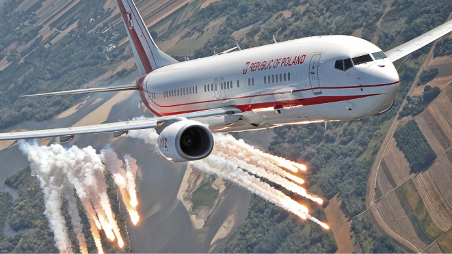 No solo los aviones de combate: Polonia tiene un Boeing 737 que lanza contramedidas si es atacado.