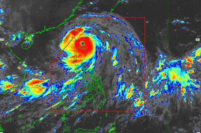 El "supertifón" Ragasa toca tierra en Filipinas con vientos de hasta 265 km/h