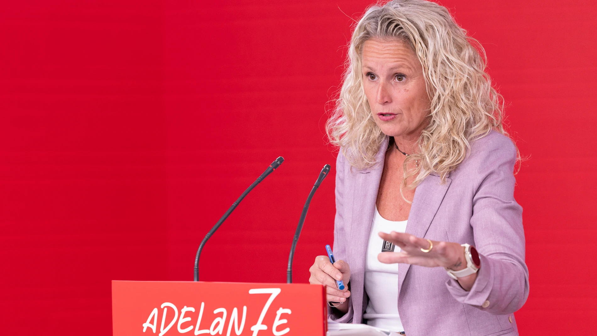 La portavoz del PSOE, Montse Mínguez, en una rueda de prensa en Ferraz. Eva Ercolanese/PSOE / Europa Press 22/09/2025