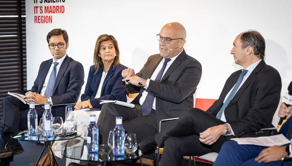 La segunda mesa de debate versó sobre el sector financiero