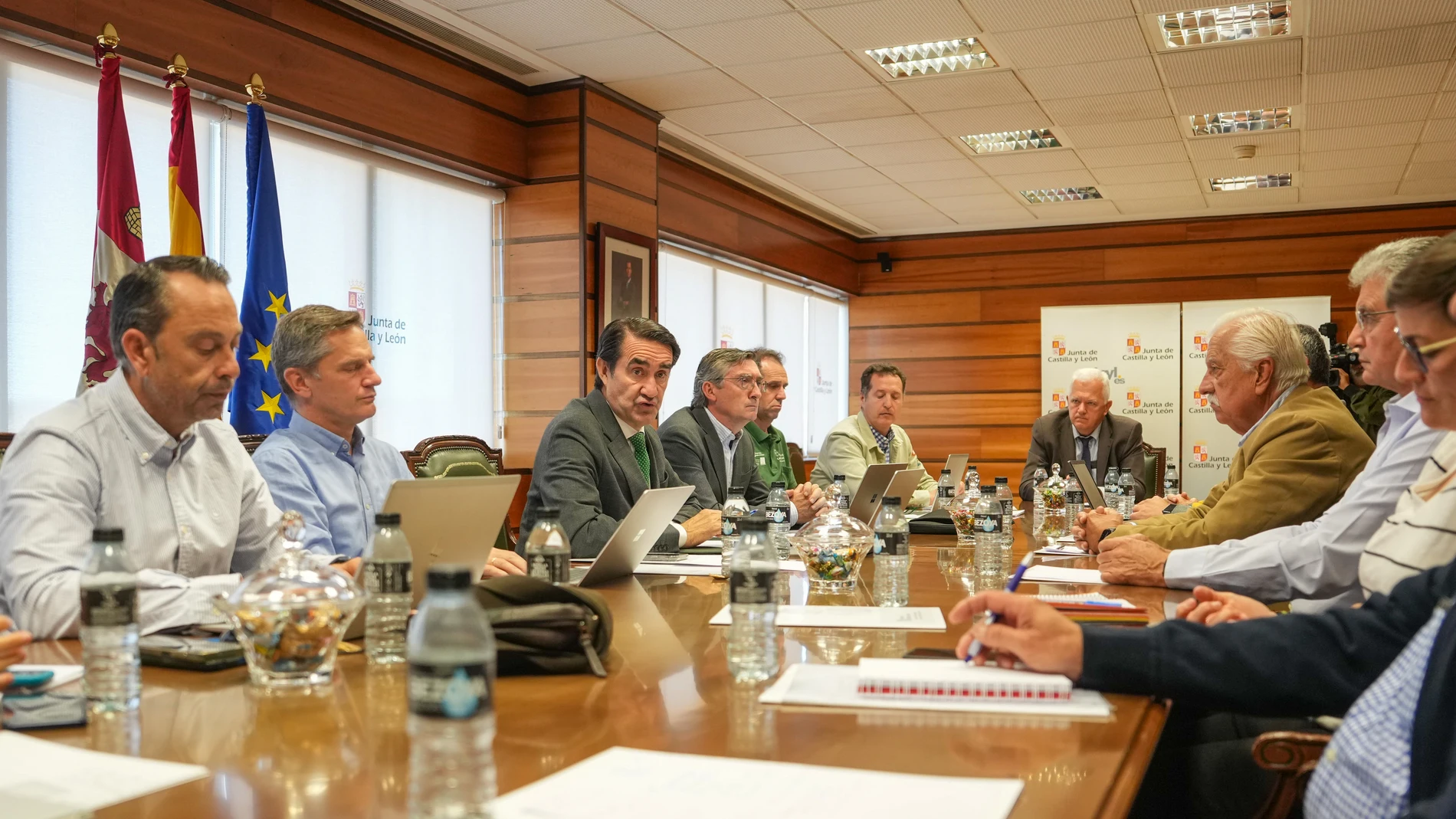 Juan Carlos Suárez-Quiñones presidente la reunión de la Mesa de la Madera