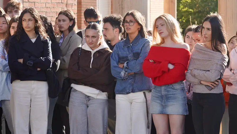 Emotivo minuto de silencio en la Universidad de León