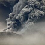 El volcán Shiveluch entra en erupción y expulsa una columna de cenizas a cinco kilómetros sobre el nivel del mar