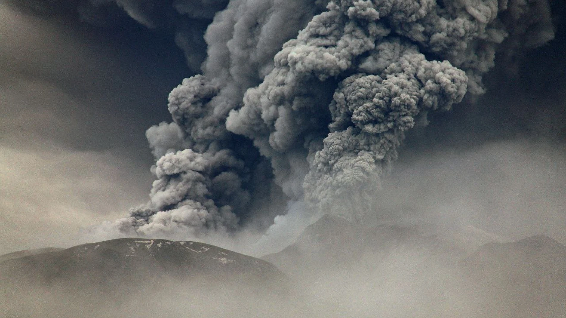 (Foto de ARCHIVO) Erupción en agosto de 2024 del volcán Shiveluch, situado en el krai de Kamchatka, en el extremo oriental de Rusia (archivo) Europa Press/Contacto/Cover Images 18/08/2024 ONLY FOR USE IN SPAIN