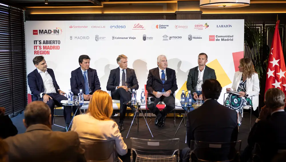 Integrantes de la segunda mesa de debate de la jornada