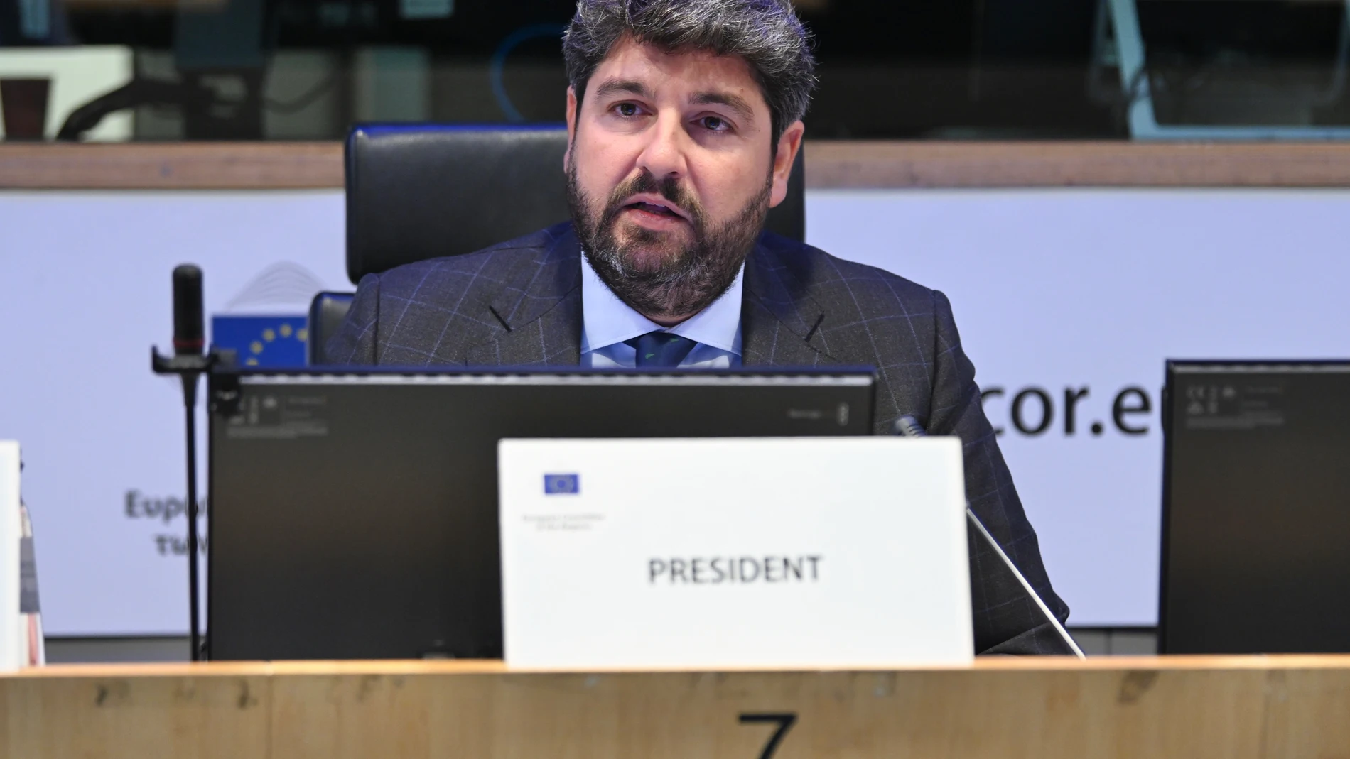 El jefe del Ejecutivo regional, Fernando López Miras, durante su intervención en la primera reunión del Grupo de Trabajo sobre Defensa del Comité Europeo de las Regiones que él preside Carme Ripollés / Europa Press 22/09/2025