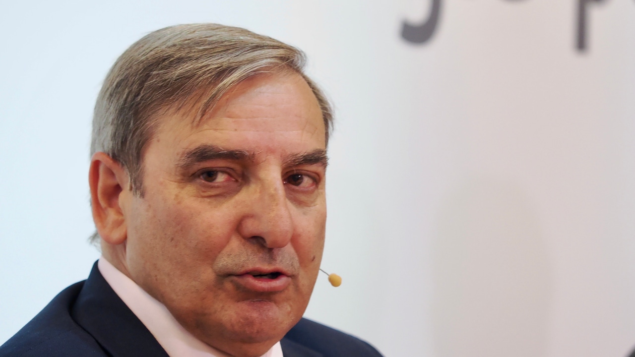 La Junta afea al Gobierno el “planteamiento económico” para suprimir paradas del AVE en Sanabria que Transportes justifica en “los datos”