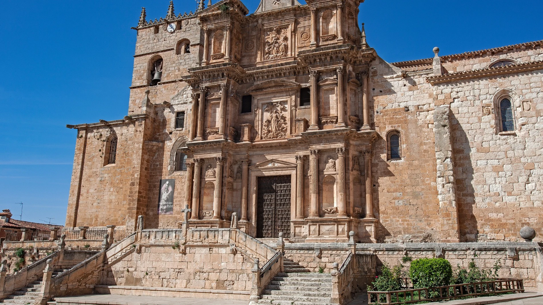 Iglesia de Gumiel de Izán