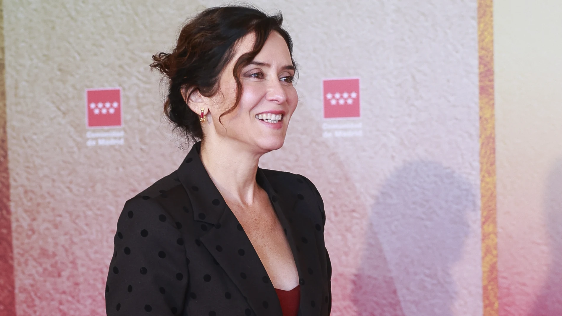 El look de Ayuso.