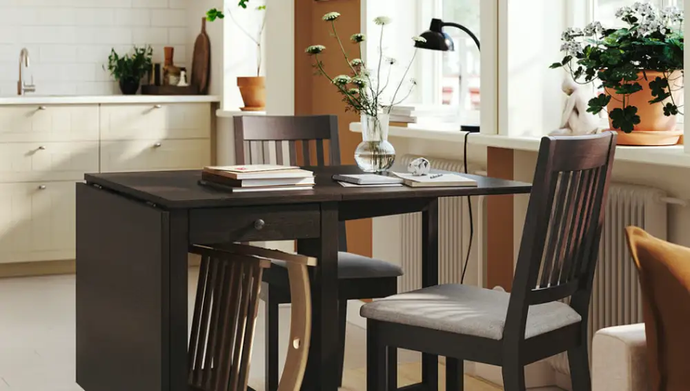 Adiós a las mesas de comedor fijas: la mesa plegable de IKEA que se transforma en segundos