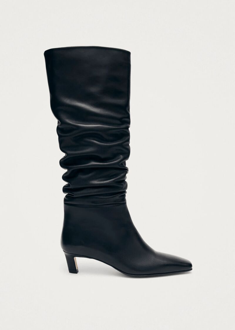 Kalila botas de cuero negro.