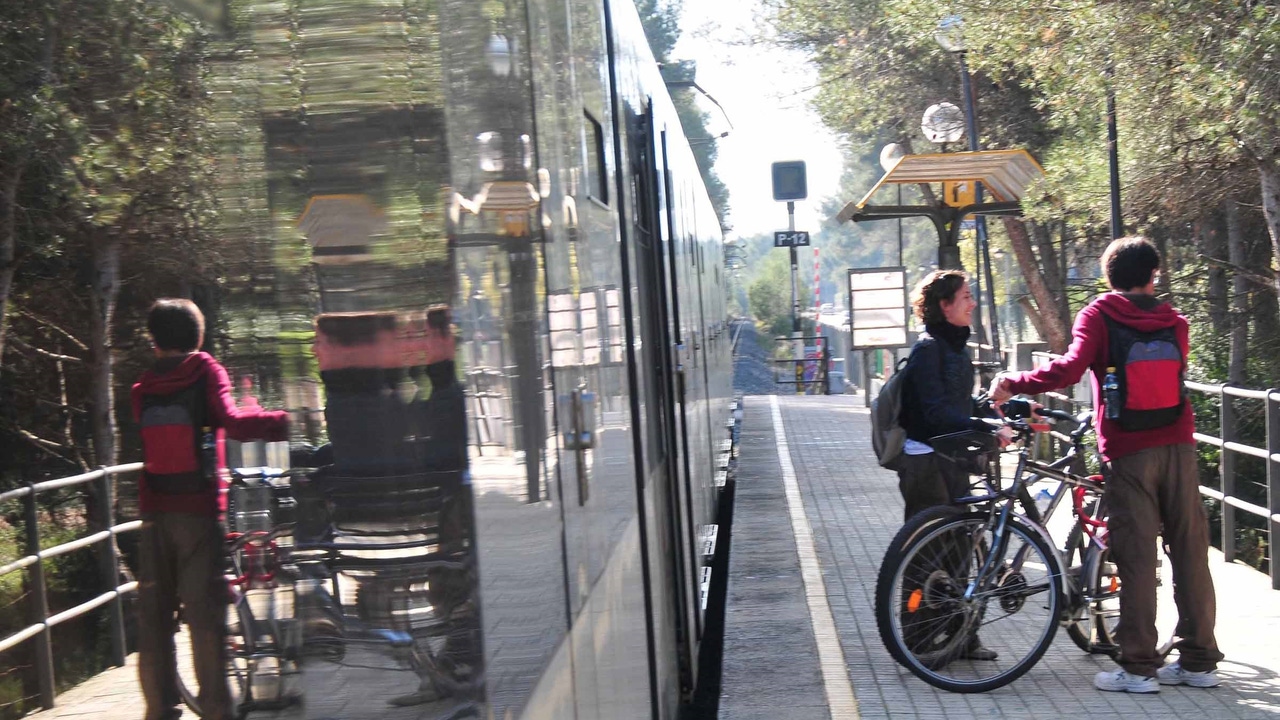 ¿Pueden entrar las bicicletas en el metro? Metrovalencia lo aclara