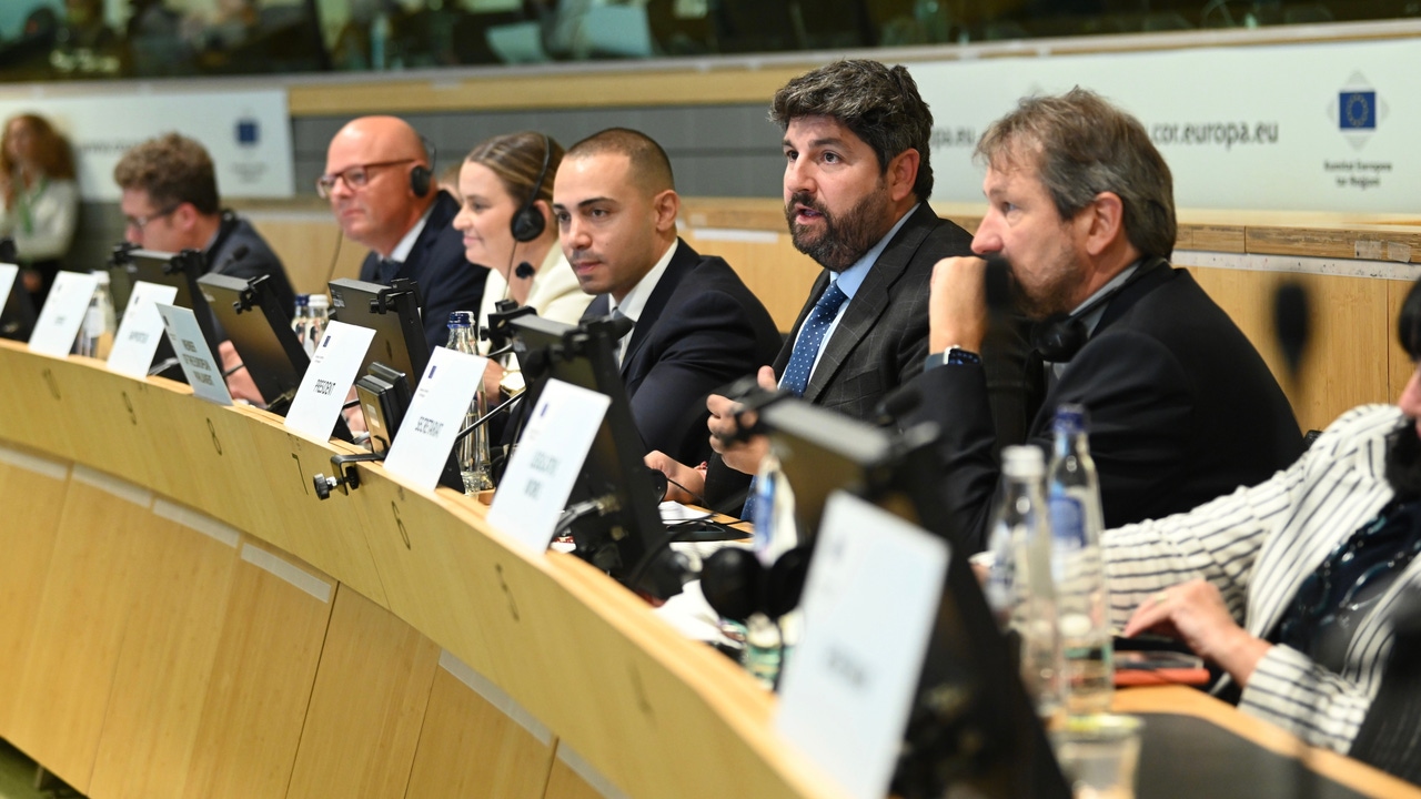 López Miras anuncia en Bruselas que Murcia liderará el diseño de la nueva estrategia europea de turismo