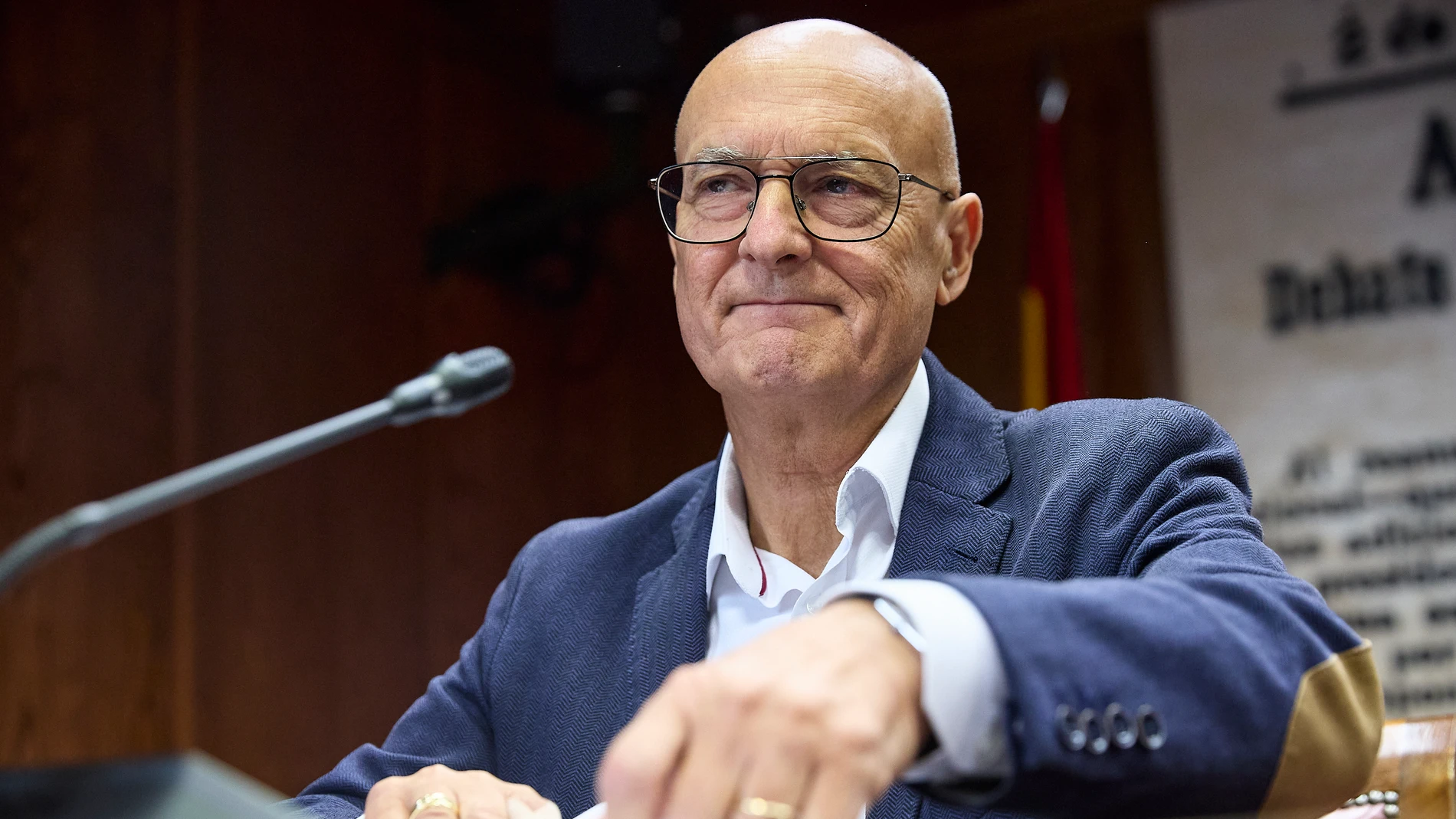 El exconsejero de Cohesión Territorial del Gobierno de Navarra Bernardo Ciriza Pérez comparece ante la Comisión de Investigación sobre los contratos, licencias, concesiones, ayudas y otras operaciones del Gobierno y del sector público, relacionadas con la intermediación de Koldo García Izaguirre y con las demás personas vinculadas a la trama investigada en la Operación Delorme, y respecto a los presuntos delitos relativos a la corrupción que tengan una relación, directa o indirecta, o conexió...