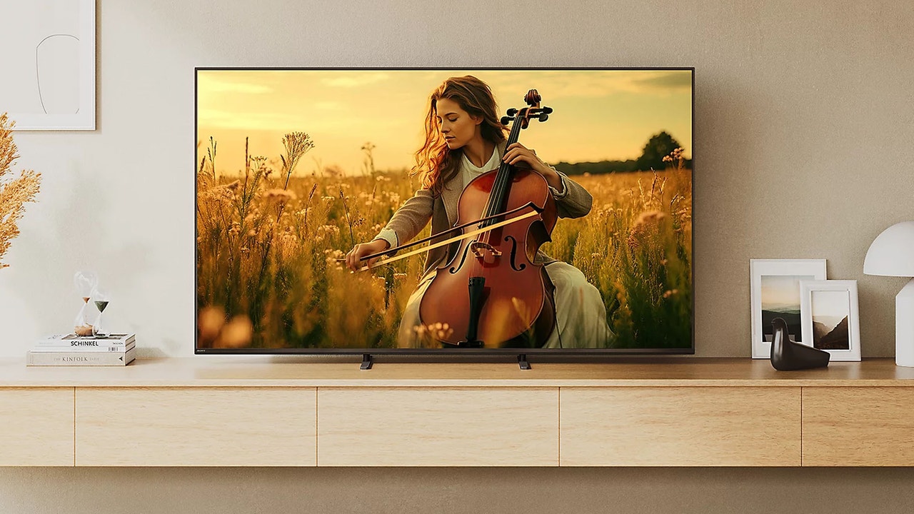 Descuentazo de 500 euros en esta smart TV Mini LED de Sony con 55 pulgadas que te hará sentir como en el cine