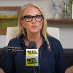Mel Robbins, autora y conferencista: “No eres responsable de lo que piensen los demás, y eso es liberador”