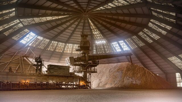 Economía.- El consumo de cemento crece un 8,1% hasta agosto tras registrar su mejor mes en 14 años