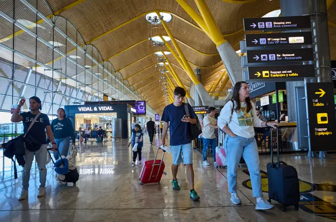 Sin vuelos de Madrid a Venezuela este lunes tras la alerta de EE UU Sin vuelos de Madrid a Venezuela este lunes tras la alerta de EE UU