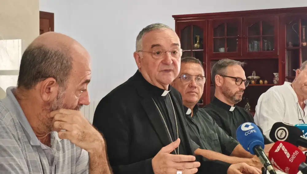 Almería.-El obispo respalda el proyecto para formar migrantes en el seminario: "Si hace falta, me voy a vivir con ellos"