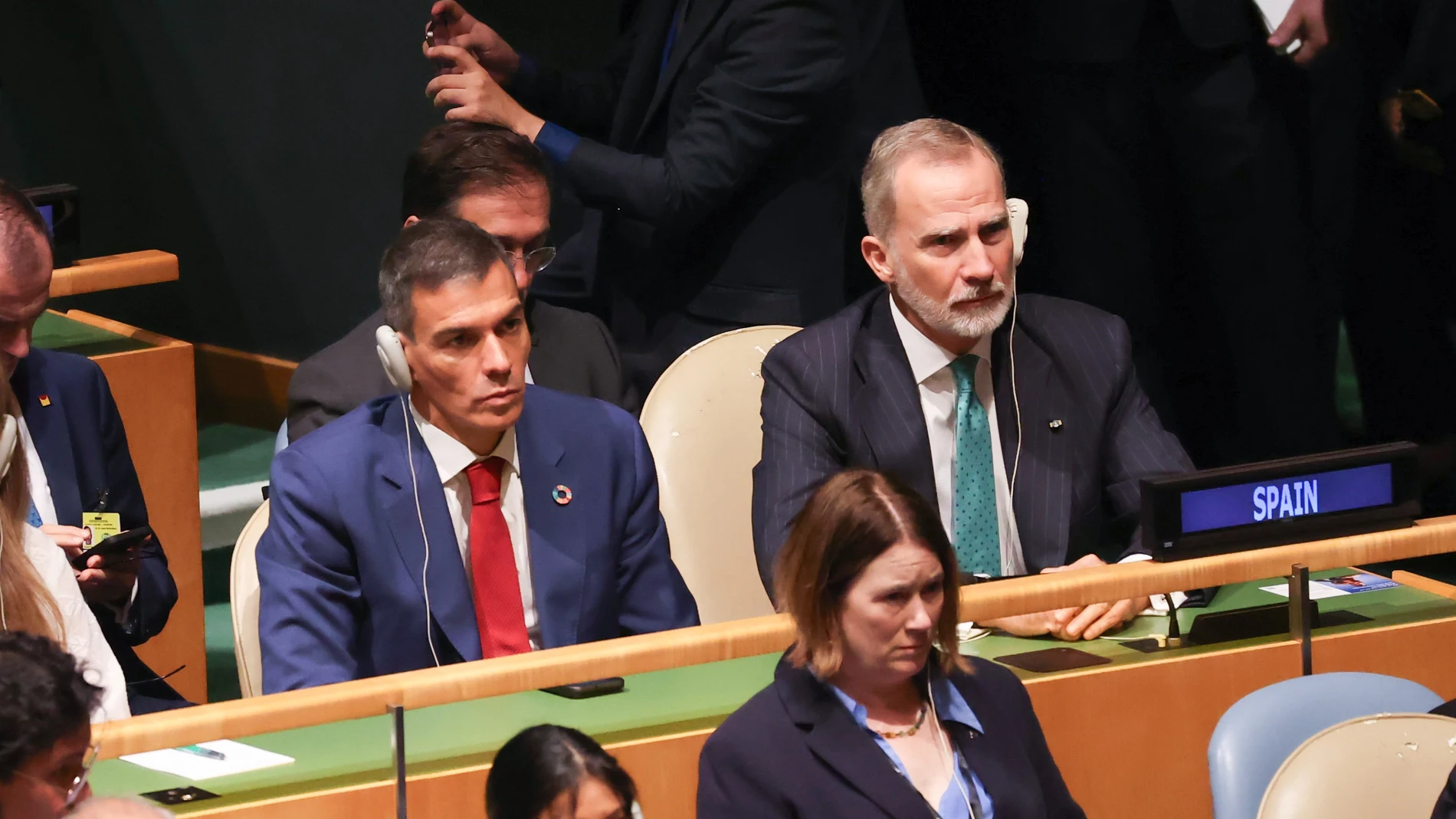 El Rey Felipe VI y el presidente del Gobierno, Pedro Sánchez, durante la inauguración de la 80 Asamblea General de la ONU REMITIDA / HANDOUT por CASA S. M. EL REY Fotografía remitida a medios de comunicación exclusivamente para ilustrar la noticia a la que hace referencia la imagen, y citando la procedencia de la imagen en la firma 23/09/2025