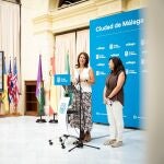 La concejala de Urbanismo de Málaga, Carmen Casero, y la decana del Colegio de Arquitectos, Susana Gómez de Lara, presentan la Semana de la Arquitectura.