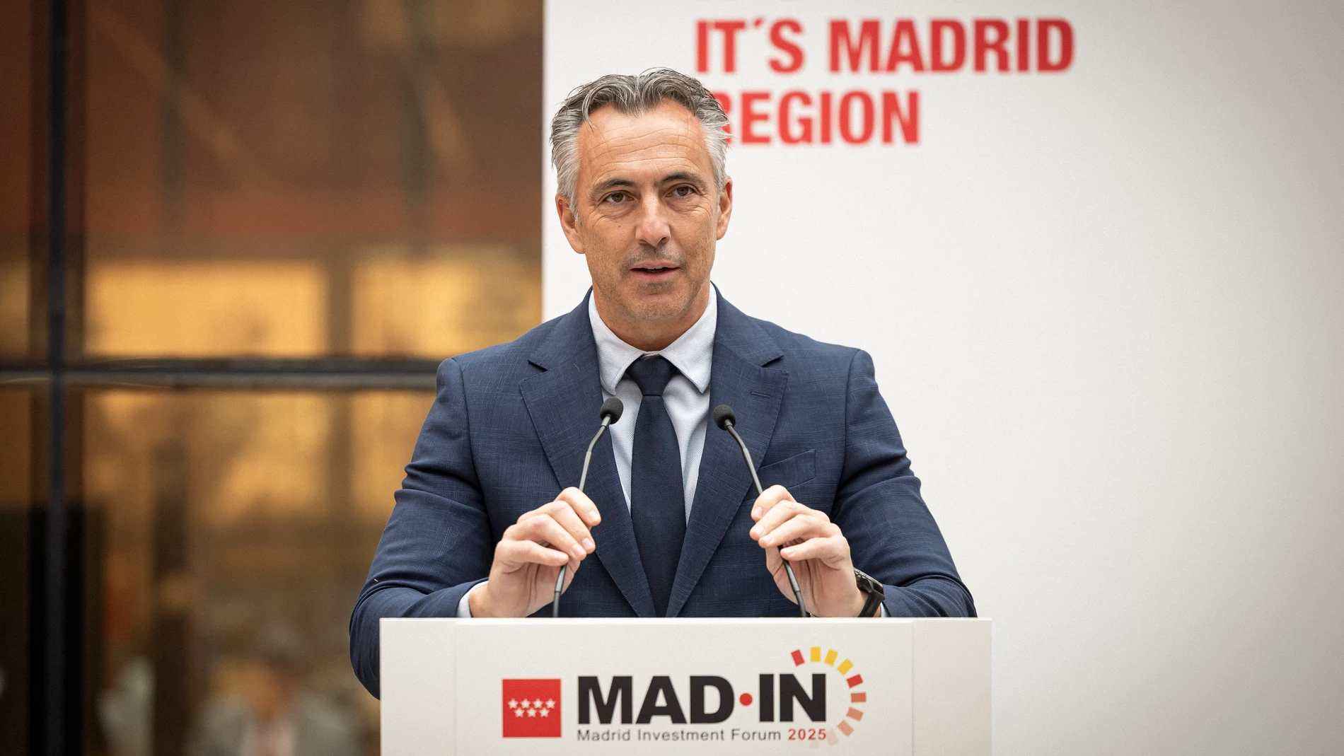 09:30h. Apertura institucional Carlos Blázquez, Alcalde de Colmenar Viejo Miguel Ángel García, Consejero de Presidencia, Justicia y Administración Local 09:45h. Conversación. Compromiso industrial del tejido empresarial madrileño Francisco Aranda, Presidente de UNO Logística Luis Collado, Presidente de AECIM Modera: Jaime Martínez, Director General de Economía e Industria 10:00h. Mesa redonda. Comunidad de Madrid, región líder en industria de alto valor añadido Carlos A. Morales Fernández, Di...