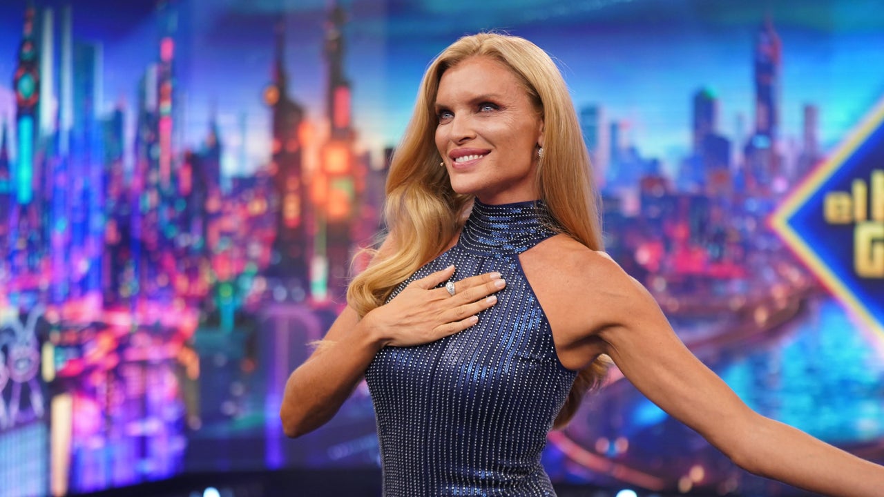 Esther Cañadas conquista 'El Hormiguero' con un minivestido metalizado a sus 48 años tras su regreso triunfal con Carolina Herrera
