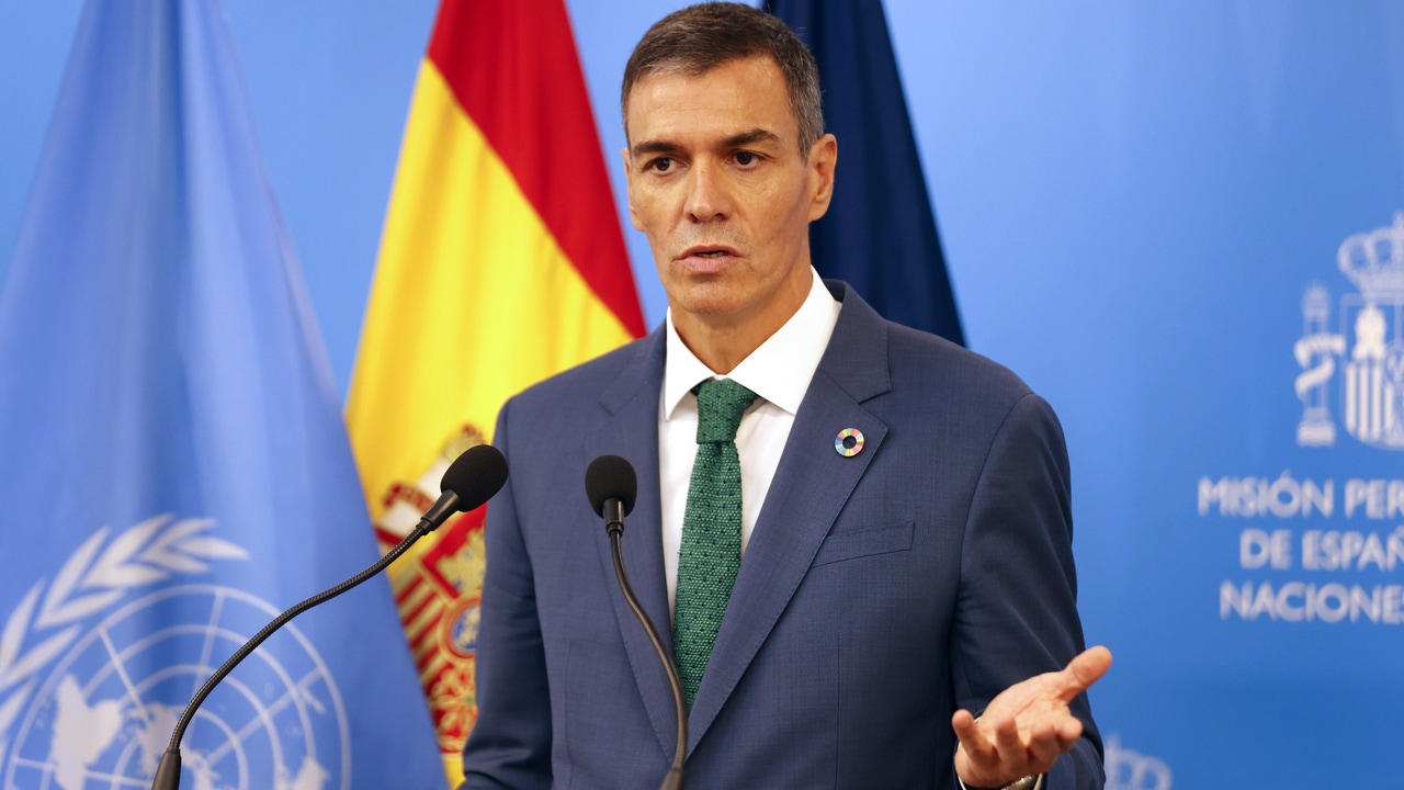 The Telegraph acusa a Sánchez de utilizar a Gaza como cortina de humo para "salvar su piel"