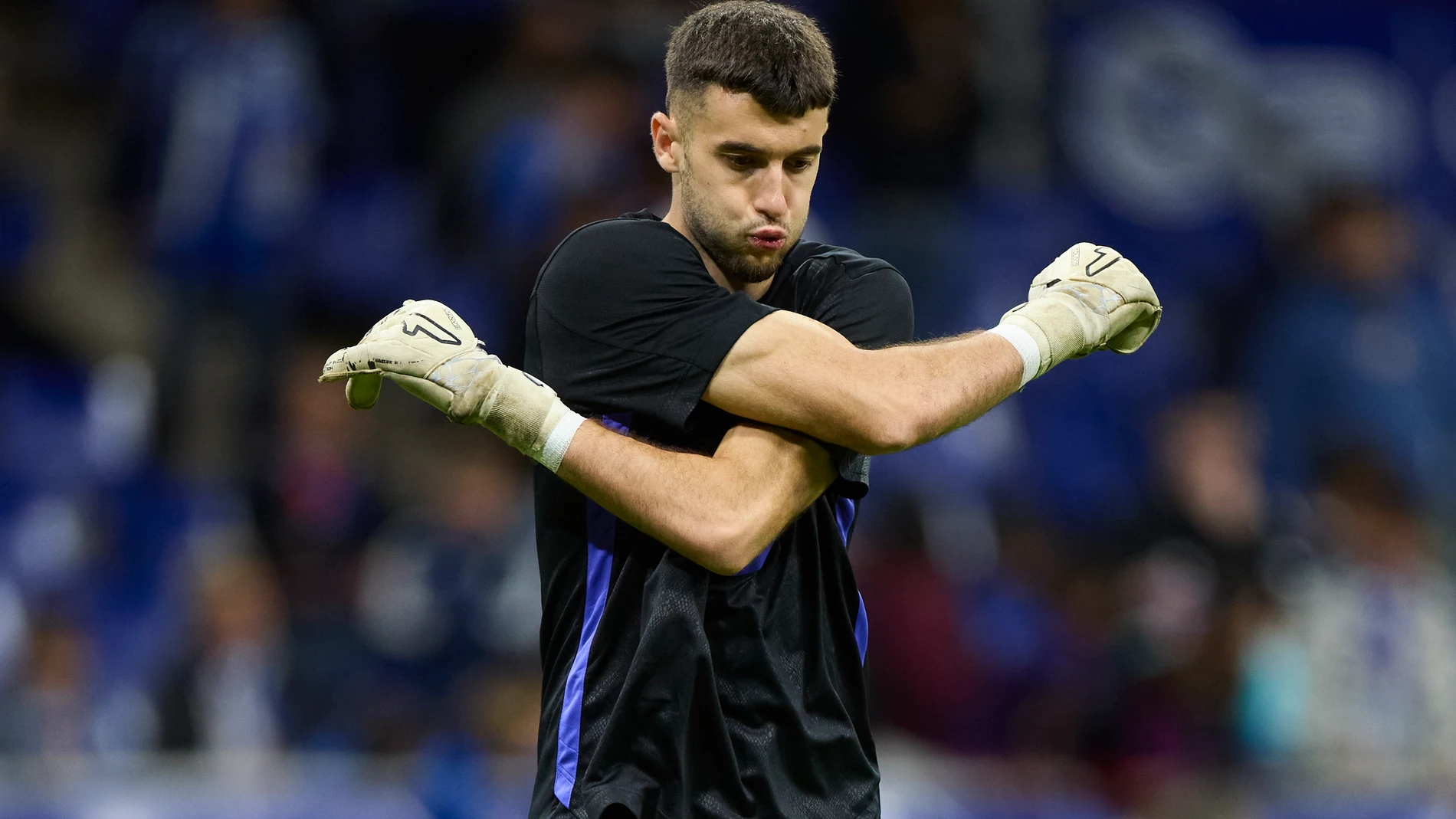 Joan Garcia of FC Barcelona warms up prior to the LaLiga EA Sports match between Real Oviedo and FC Barcelona at Carlos Tartiere on September 25, 2025, in Oviedo, Spain.AFP7 25/09/2025 ONLY FOR USE IN SPAIN